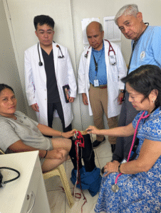 Dr. L. Capuy, Dr. H. Capuy and Dr. L. Alaan assessing condition of Floriza